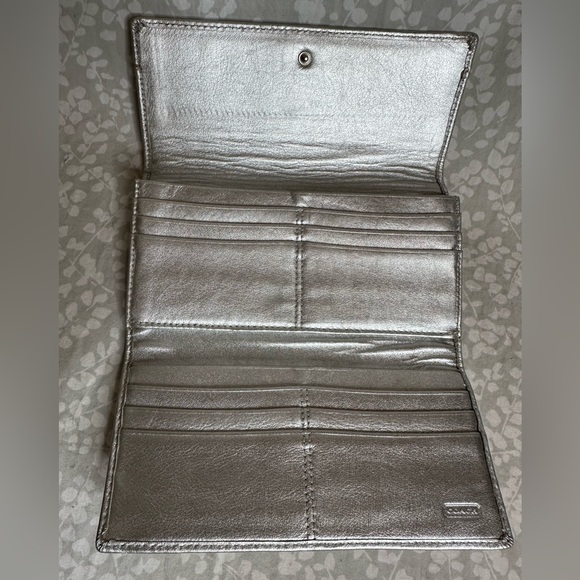 COACH Soho Pleated Patent Leather Slim Envelope Wallet Gray F42813 - Picture 4 of 5